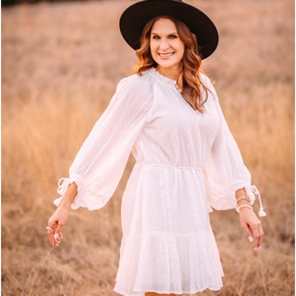 Meet your Posher, Lauren - Picture 1 of 3